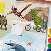 Schreibtischunterlage Dinos auf Naturpapier mit mineralölfreien Farben, handgemalt für Kinder