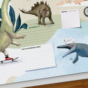 Schreibtischunterlage Dinos – Kritzel- und Malfläche mit Notizfeldern, handgemalt für Kinder