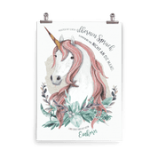 Kinderposter Eileen Einhorn – Einhorn mit rosa Mähne und goldenem Horn zwischen Blättern in Türkis und Lila, handgemalt